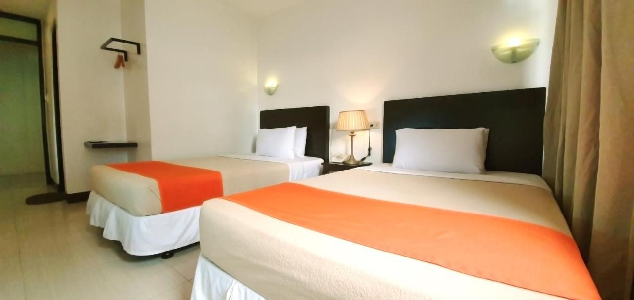 A Hotel Baguio Багио Экстерьер фото
