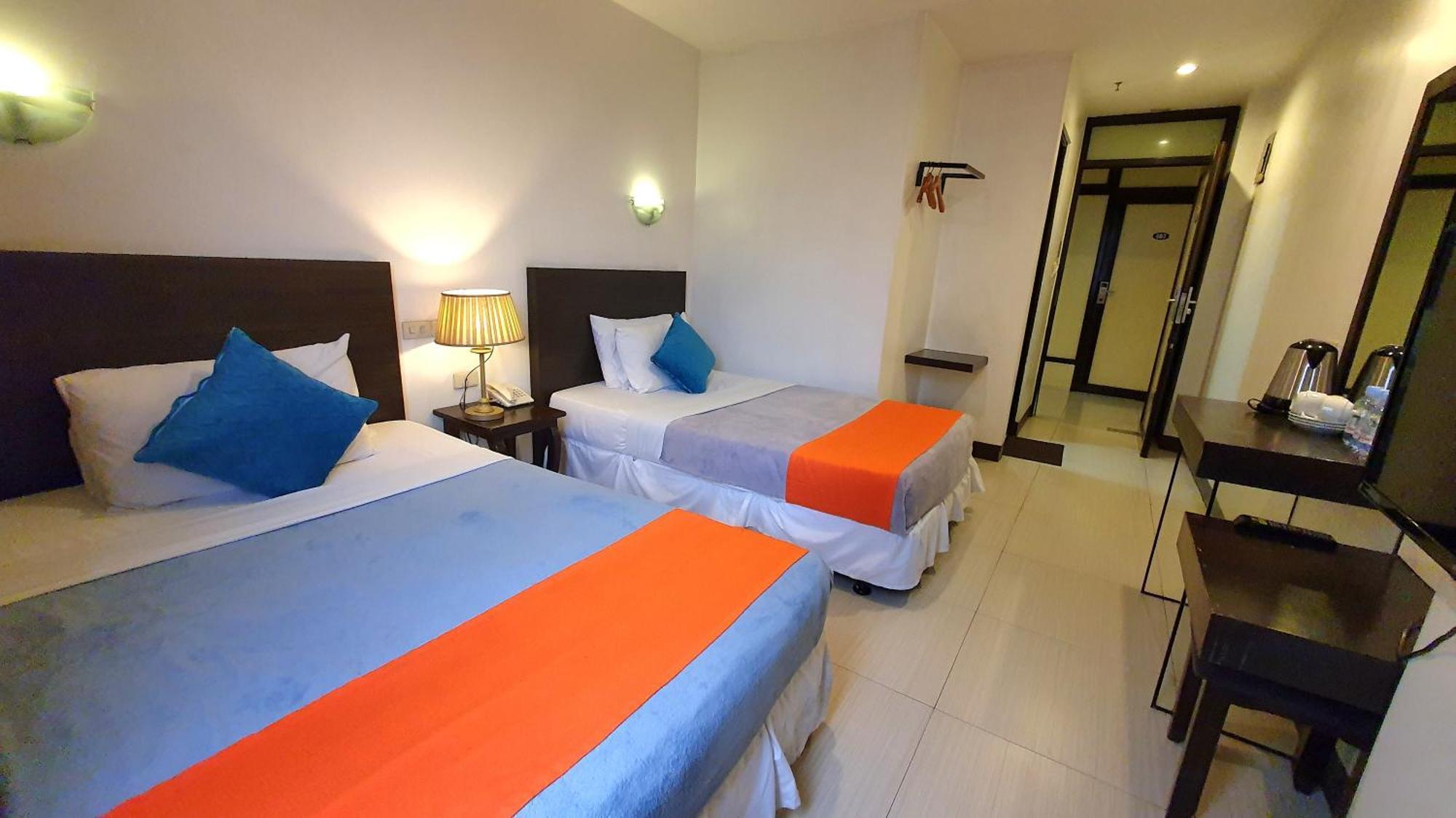 A Hotel Baguio Багио Экстерьер фото