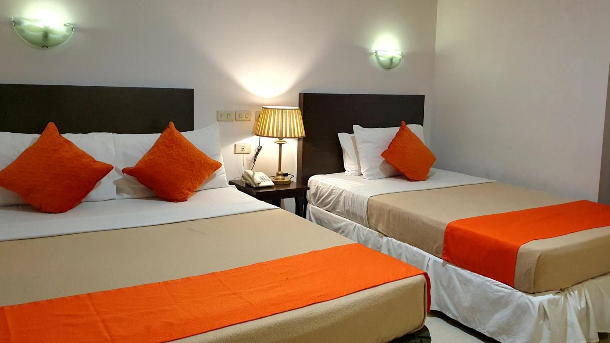 A Hotel Baguio Багио Экстерьер фото