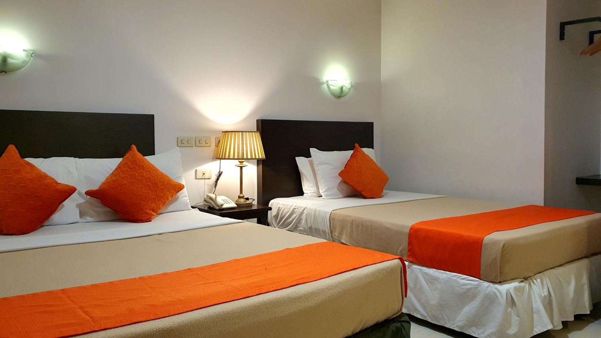 A Hotel Baguio Багио Экстерьер фото