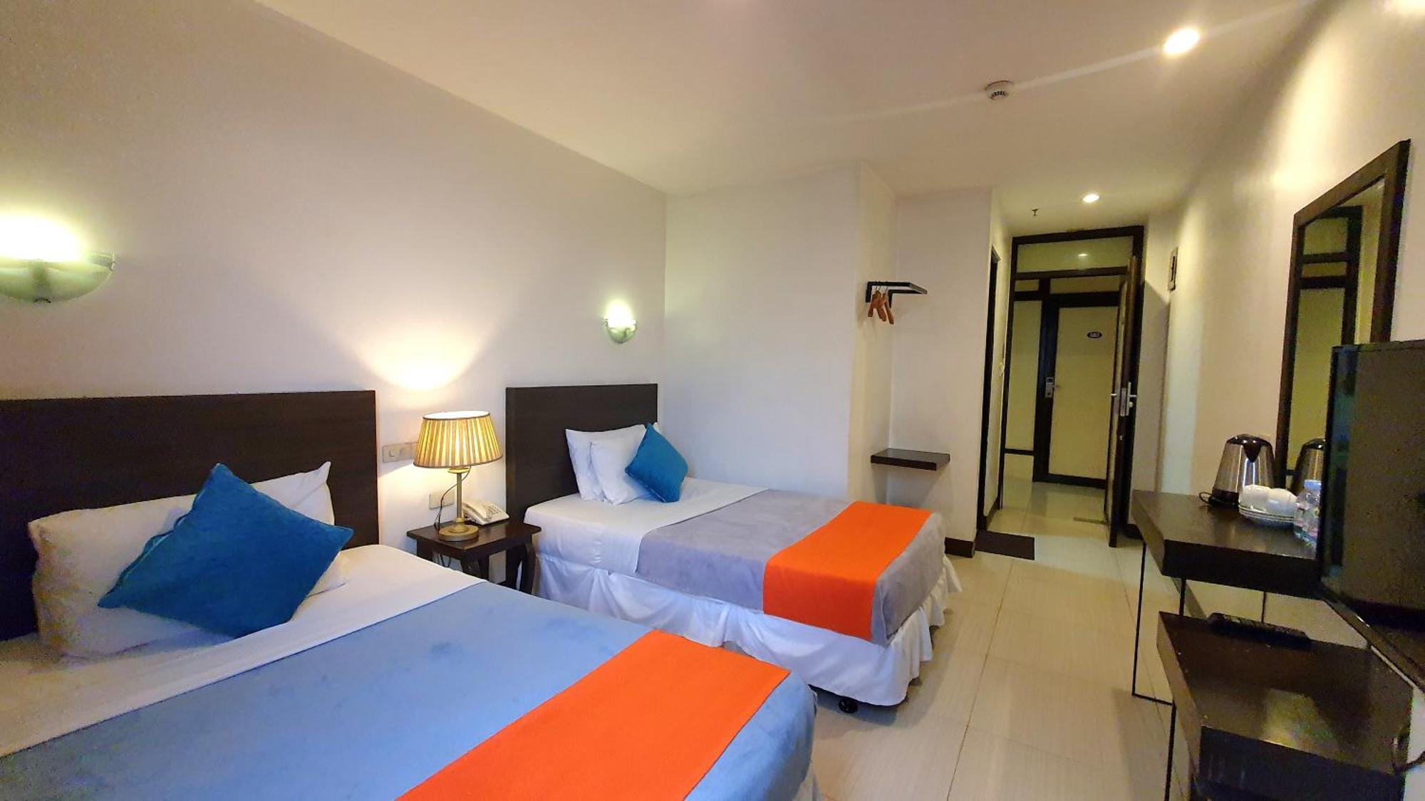 A Hotel Baguio Багио Экстерьер фото