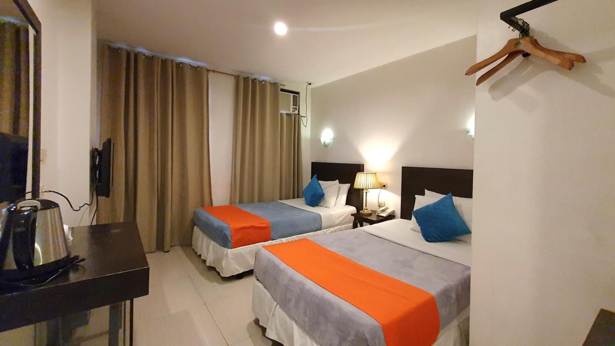 A Hotel Baguio Багио Экстерьер фото